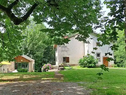 parc et grand gîte à Castres